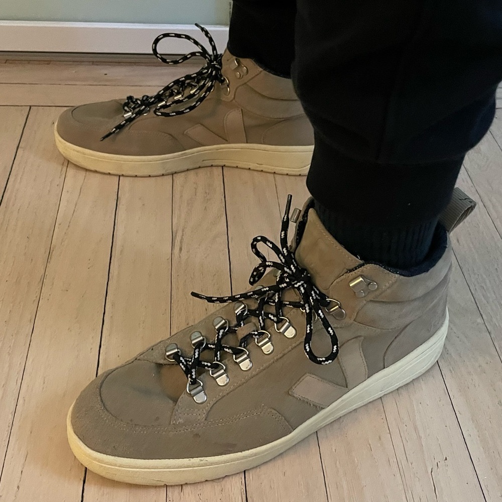 VEJA RORAIMA SUEDE DUNE ALMOND